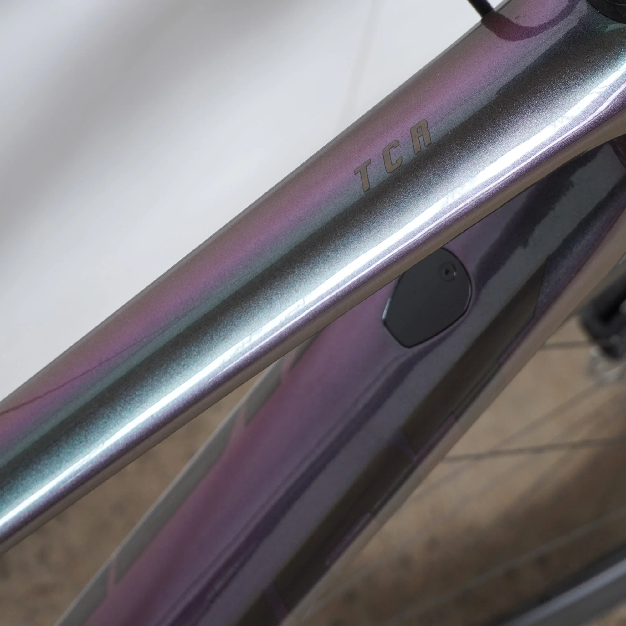Giant TCR Advanced Pro Disc 1 AX - Dark Iridescent - Image 3